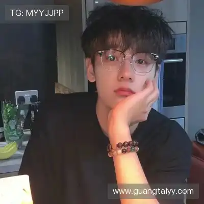 邹朵千